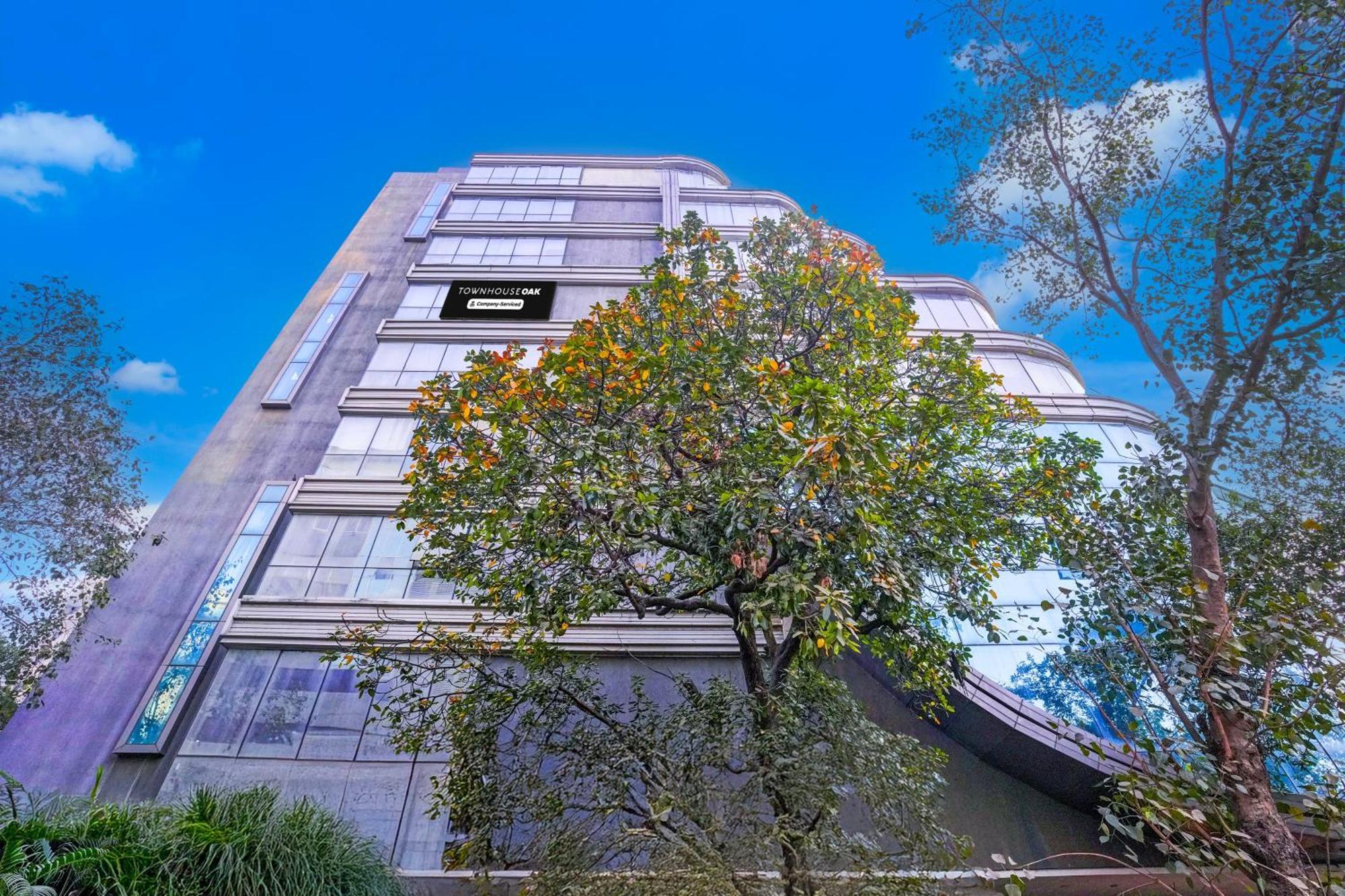 Super Townhouse Oak Times Square Le Western Мумбаи Экстерьер фото